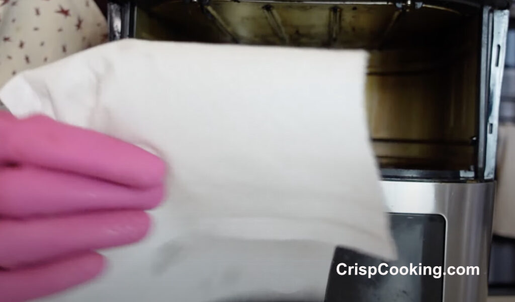 Paper towel to clean inside Instant Vortex air fryer
