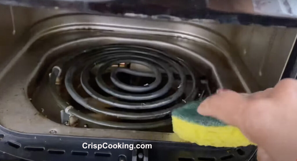 Sponge to clean Gourmia air fryer interior