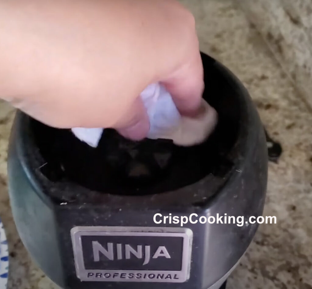 Apply baking soda on Ninja Blender inside